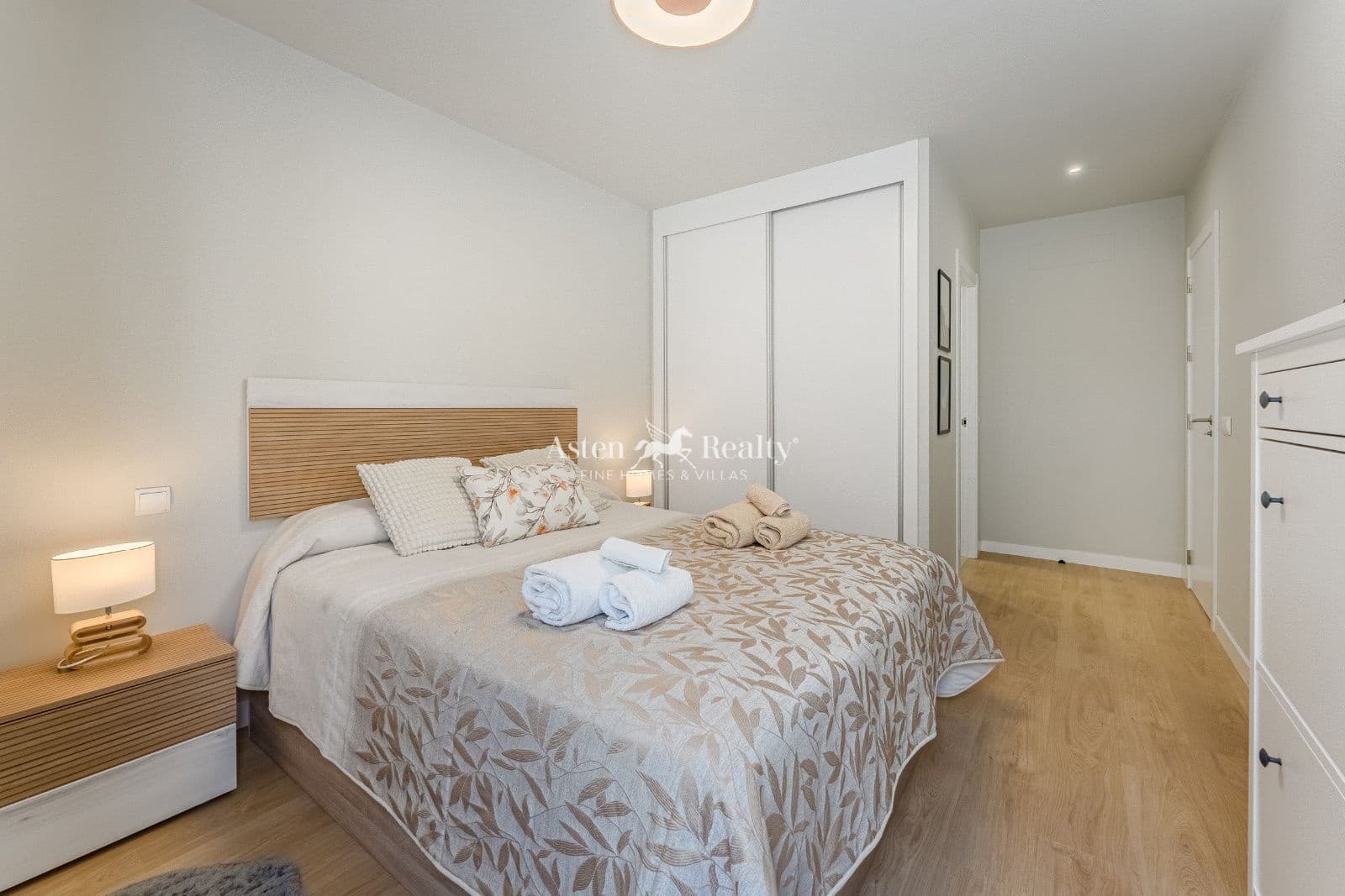 2 soveværelse Lejlighed til salg i Abades med swimmingpool garage - € 349.000 (Ref: 9016689)