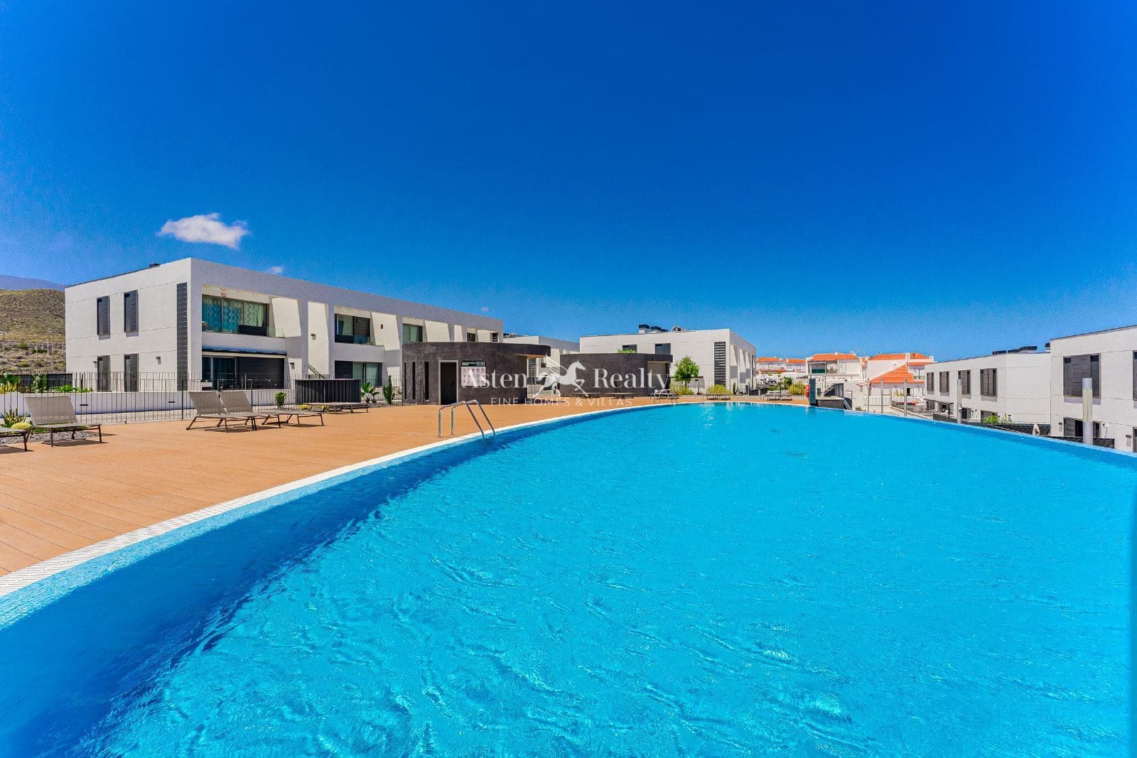 2 soveværelse Lejlighed til salg i Abades med swimmingpool garage - € 349.000 (Ref: 9016689)