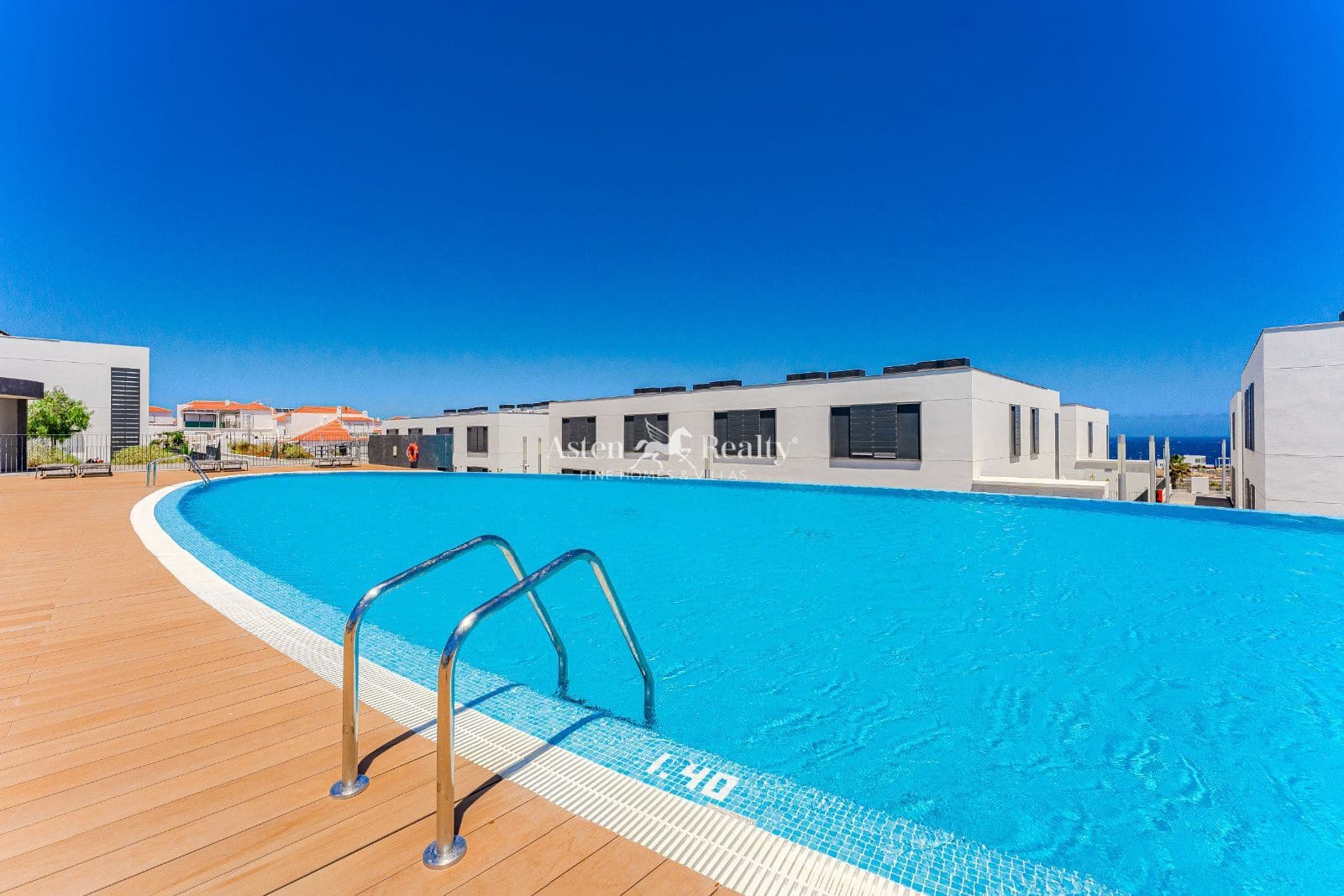 2 soveværelse Lejlighed til salg i Abades med swimmingpool garage - € 349.000 (Ref: 9016689)