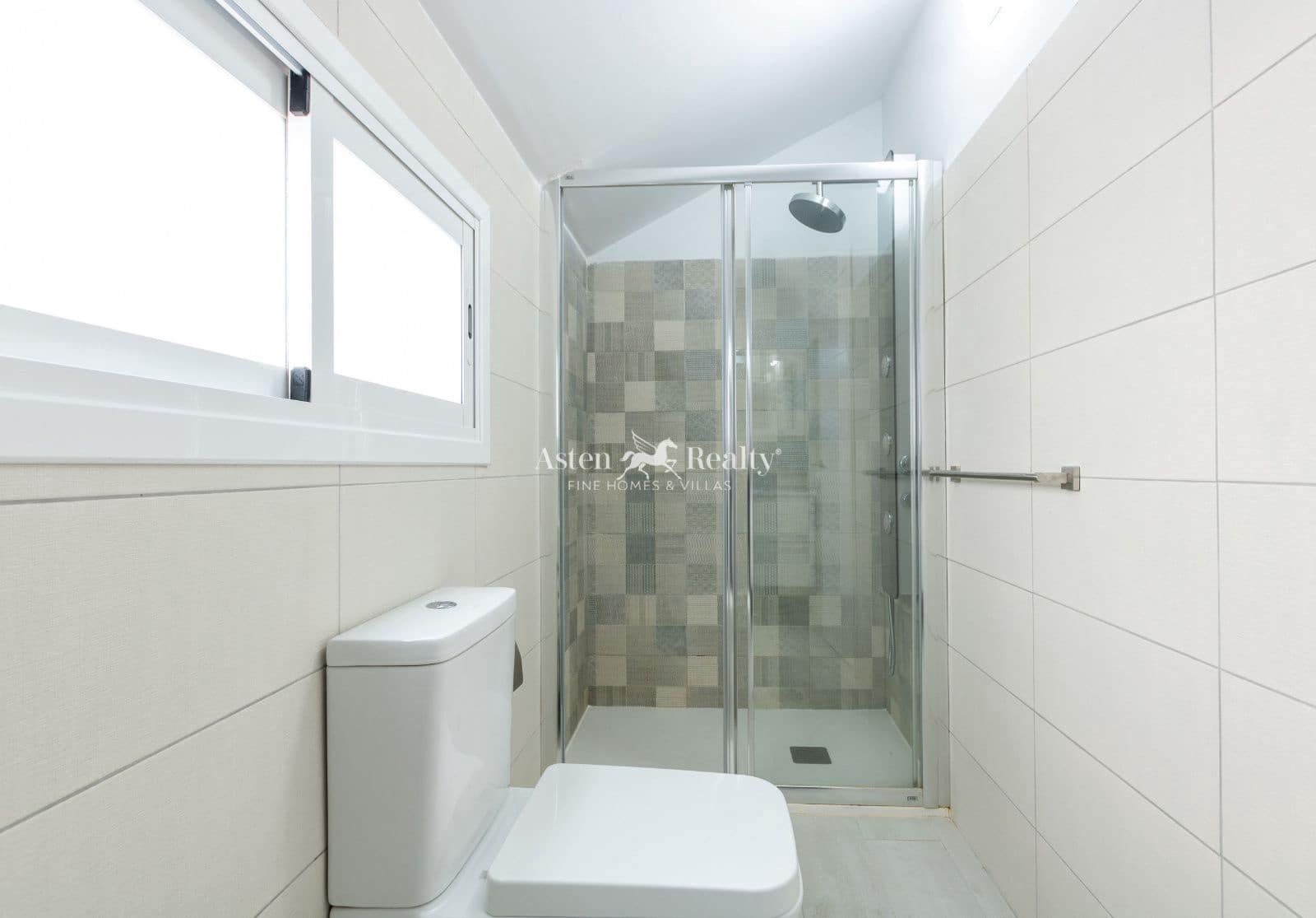 1 soveværelse Penthouse til salg i Playa de las Americas med swimmingpool - € 420.000 (Ref: 9019291)