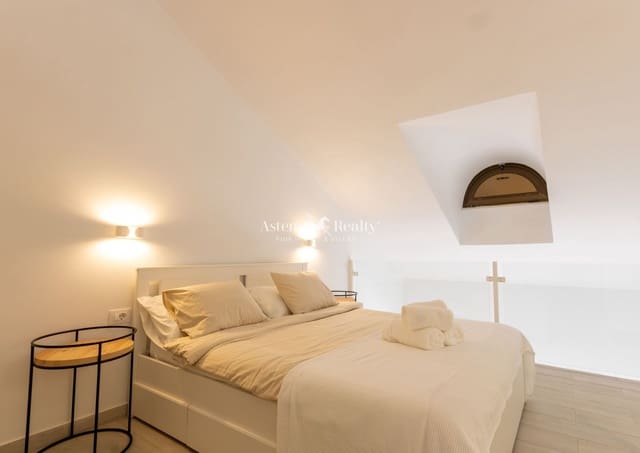 1 chambre Penthouse à vendre à Playa de las Américas, Adeje avec piscine - 420 000 € (Ref: 9019291)