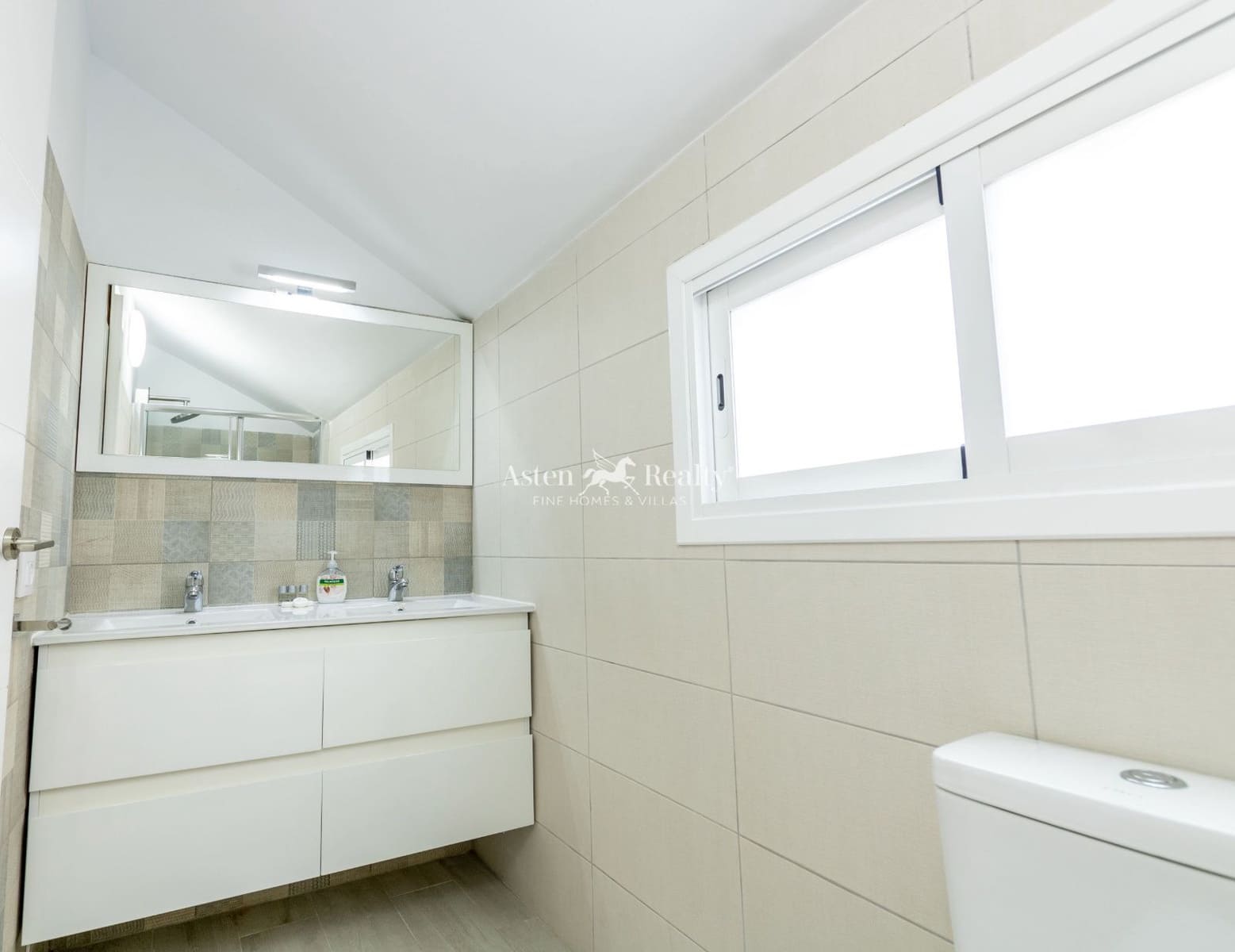 1 soveværelse Penthouse til salg i Playa de las Americas med swimmingpool - € 420.000 (Ref: 9019291)