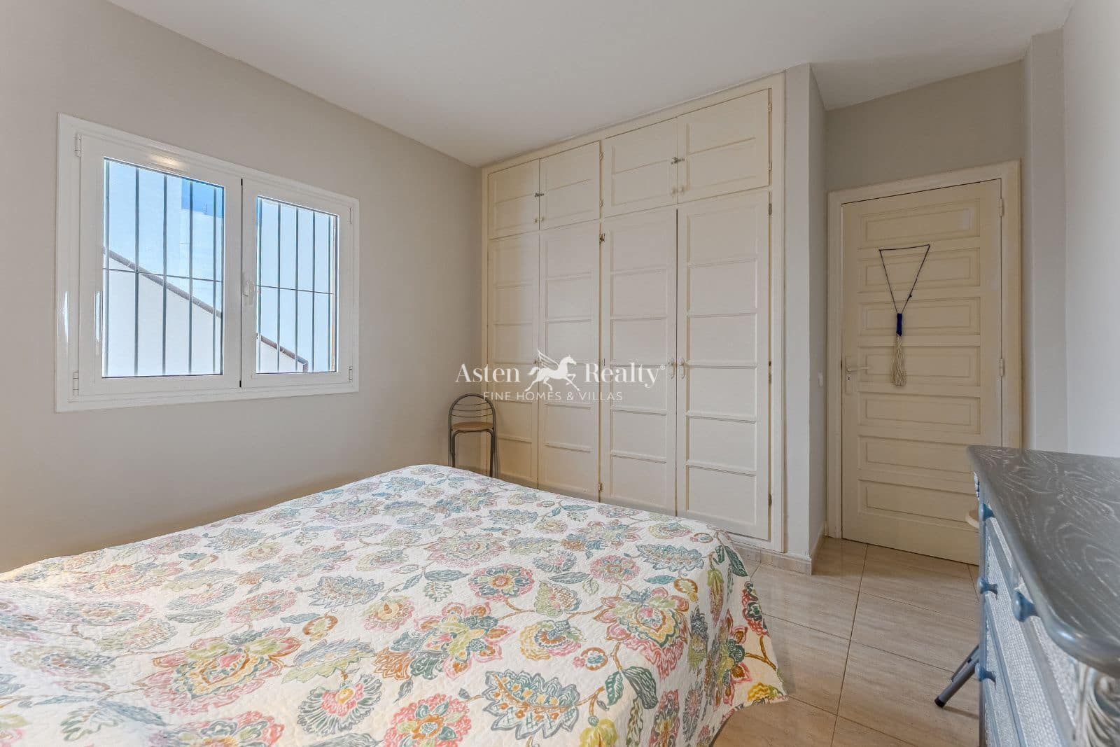 1 makuuhuone Asunto myytävänä paikassa Los Cristianos mukana uima-altaan 
autotalli - 235 000 € (Ref: 9033504)