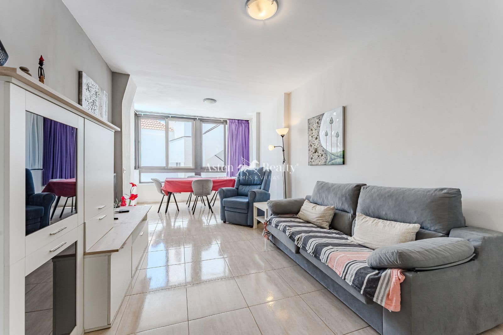 1 makuuhuone Asunto myytävänä paikassa Los Cristianos mukana uima-altaan 
autotalli - 235 000 € (Ref: 9033504)