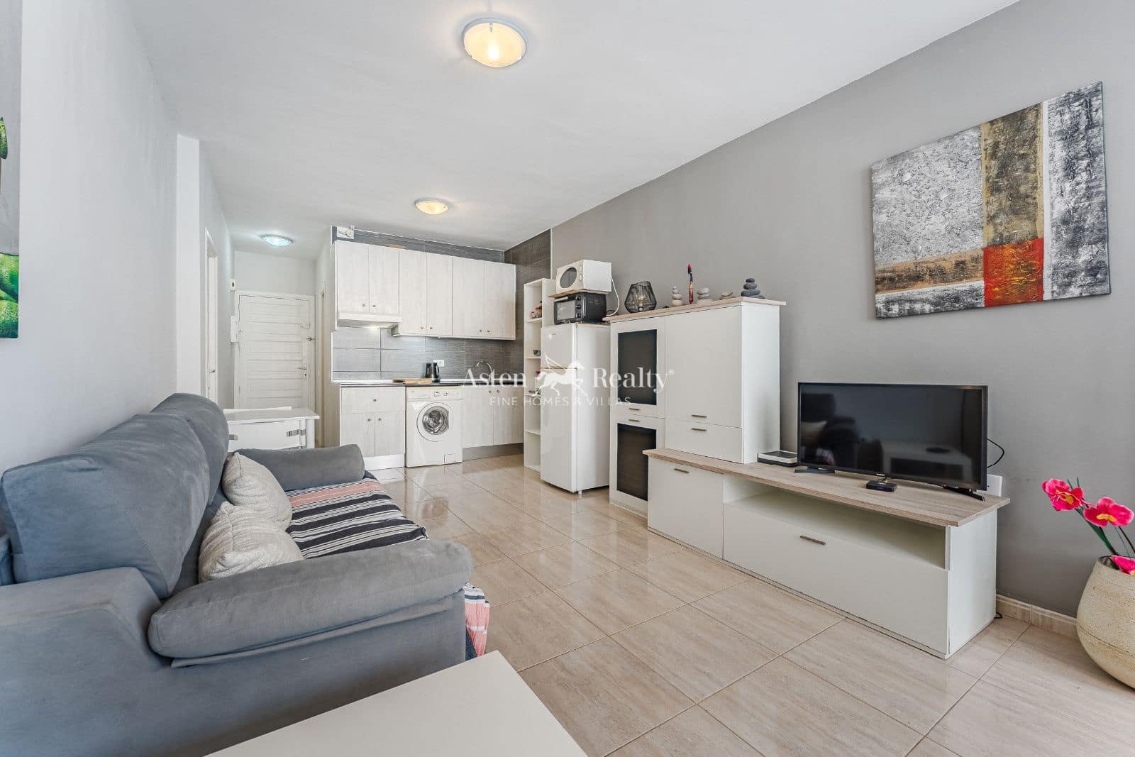 1 makuuhuone Asunto myytävänä paikassa Los Cristianos mukana uima-altaan 
autotalli - 235 000 € (Ref: 9033504)