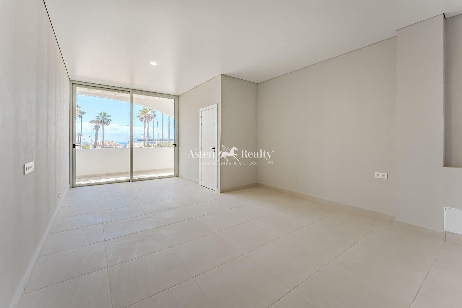 17 soveværelse Restaurant/Bar til salg i Callao Salvaje - € 2.550.000 (Ref: 9035635)