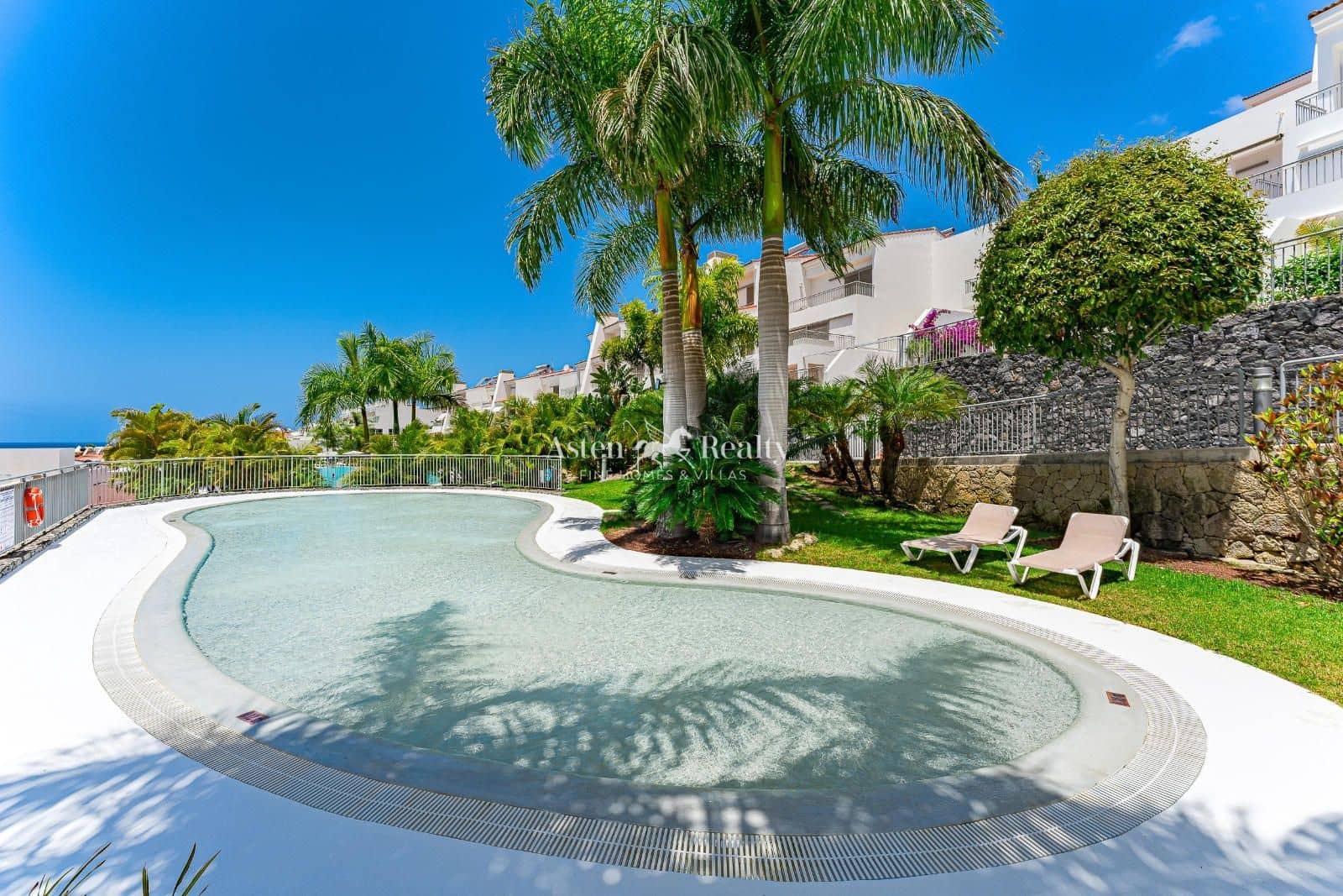 3 bedroom Flat for sale in La Caleta Adeje with pool garage - € 799,000 (Ref: 9041019)