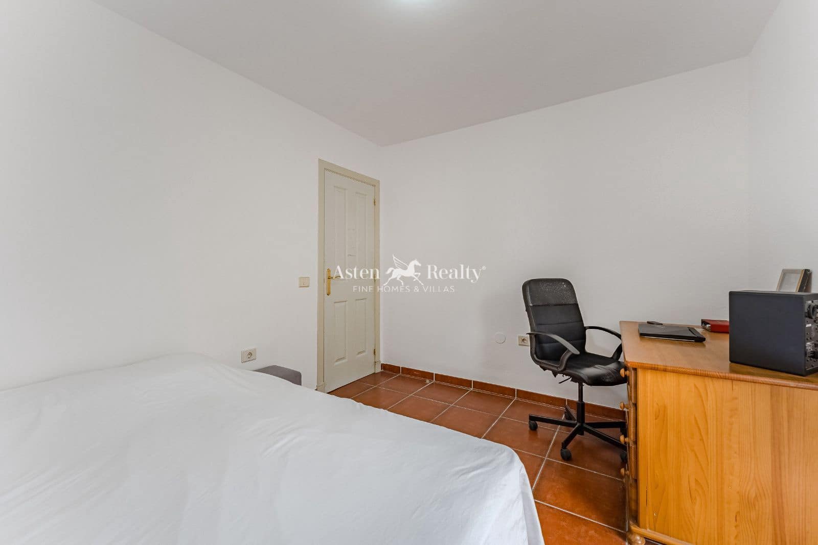 4 soveværelse Byhus til salg i Los Olivos med swimmingpool garage - € 385.000 (Ref: 9061720)