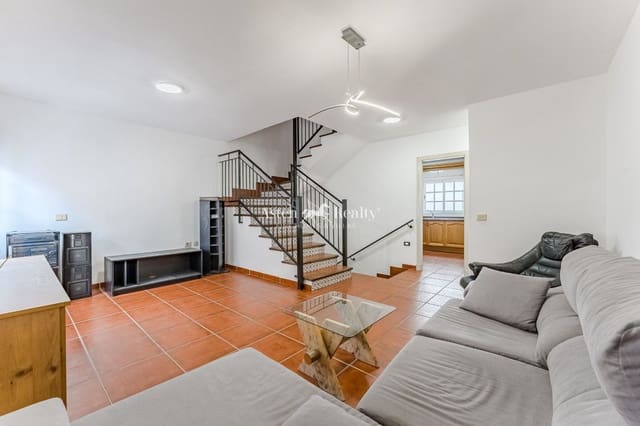 4 soveværelse Byhus til salg i Los Olivos, Adeje med swimmingpool garage - € 385.000 (Ref: 9061720)