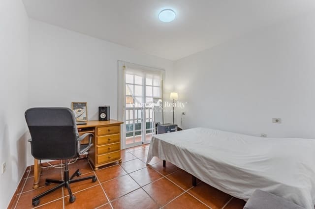 4 soveværelse Byhus til salg i Los Olivos, Adeje med swimmingpool garage - € 385.000 (Ref: 9061720)