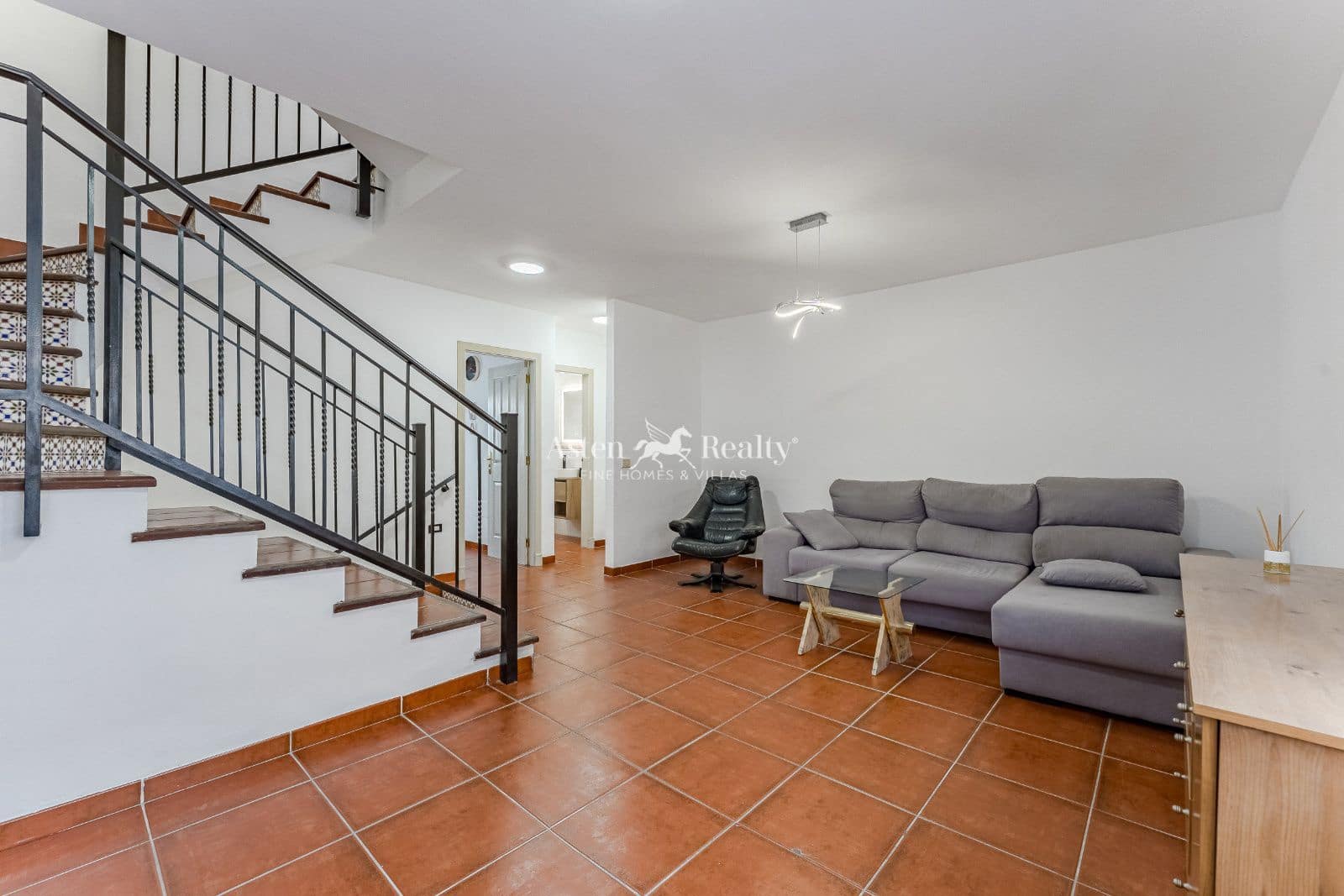 4 soveværelse Byhus til salg i Los Olivos med swimmingpool garage - € 385.000 (Ref: 9061720)