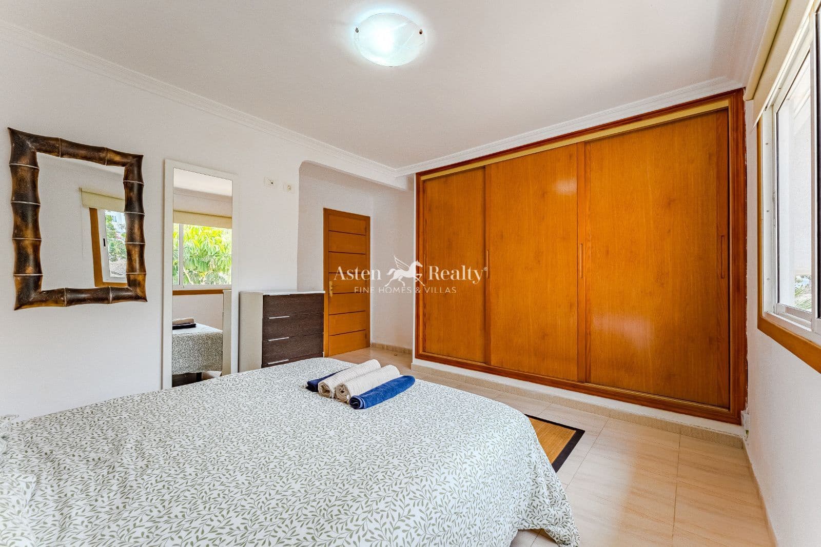 2 bedroom Flat for sale in Torviscas with pool - € 350,000 (Ref: 9082803)