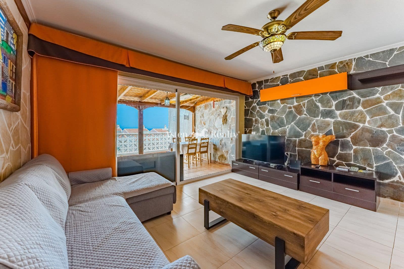 2 bedroom Flat for sale in Torviscas with pool - € 350,000 (Ref: 9082803)