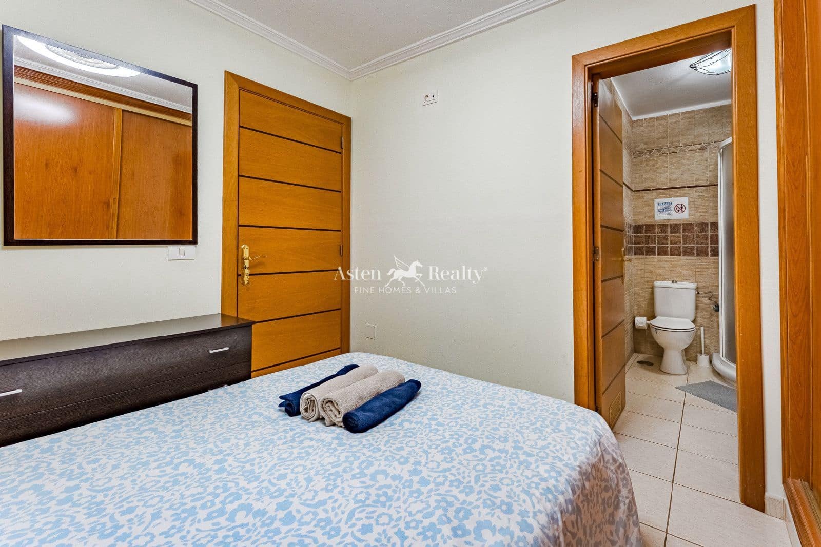 2 bedroom Flat for sale in Torviscas with pool - € 350,000 (Ref: 9082803)