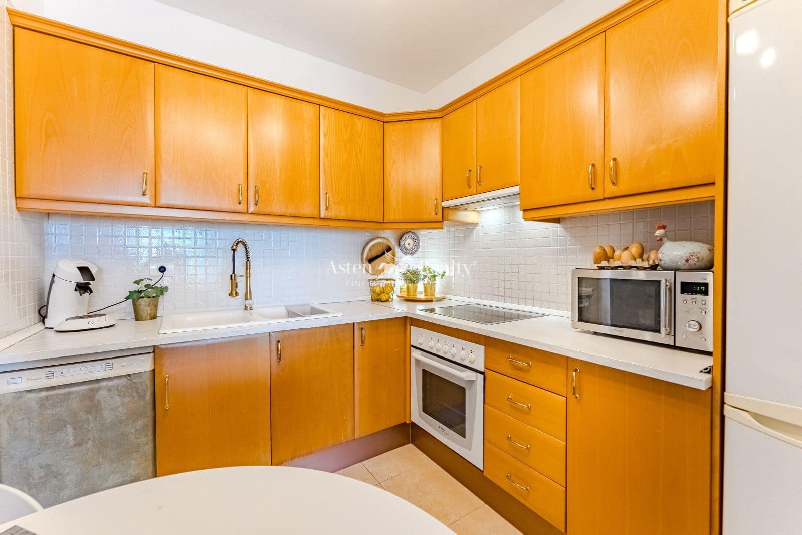 2 soverom Leilighet til salgs i Chayofa med svømmebasseng garasje - € 368 000 (Ref: 9082804)