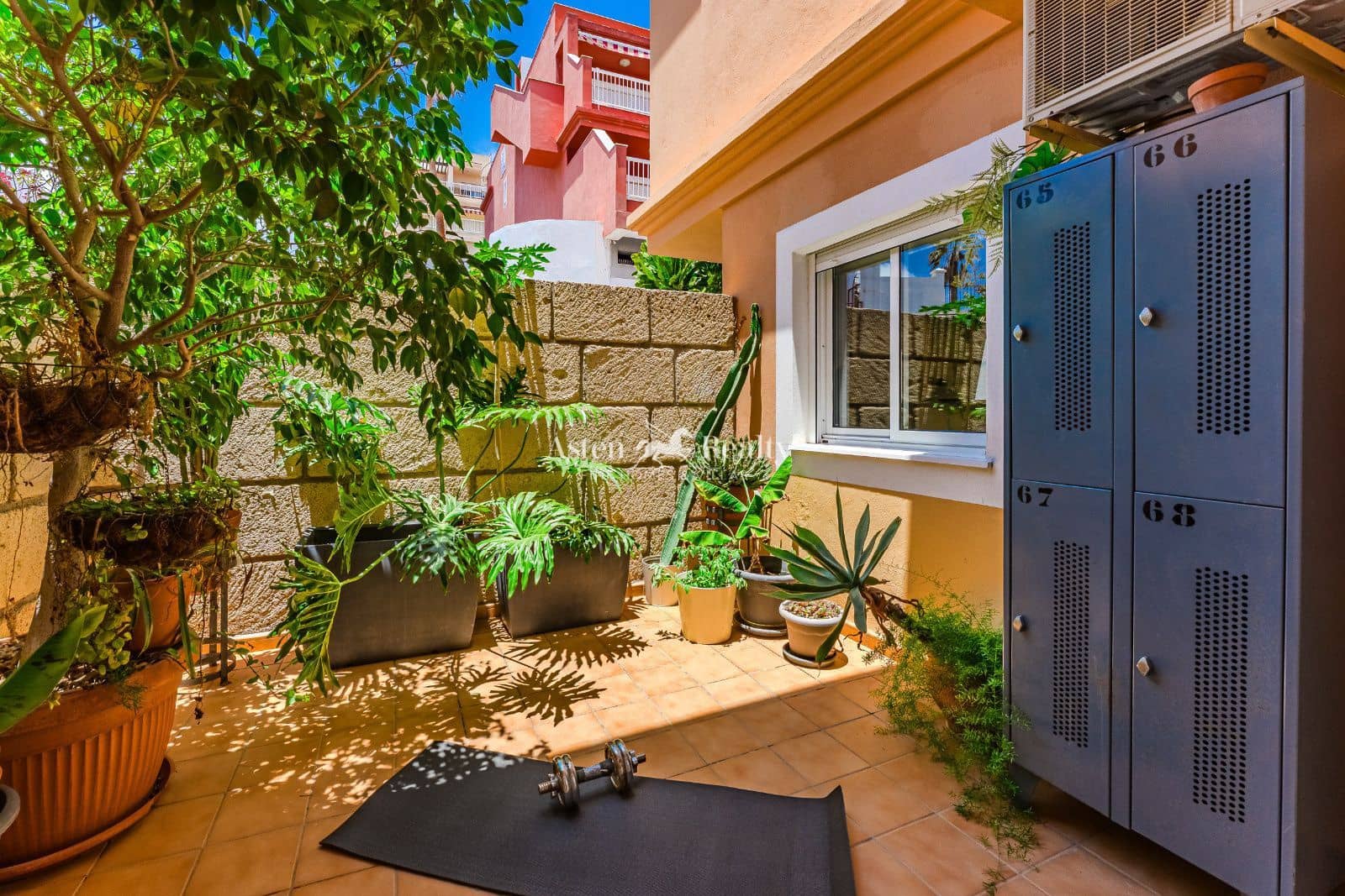 2 soverom Leilighet til salgs i Chayofa med svømmebasseng garasje - € 368 000 (Ref: 9082804)