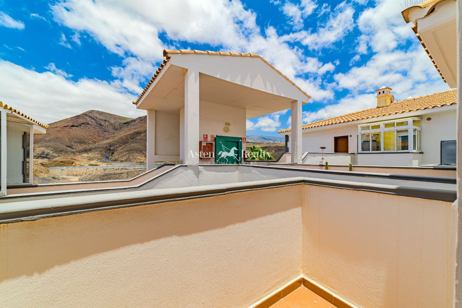 3 soveværelse Penthouse til salg i Los Cristianos med swimmingpool garage - € 420.000 (Ref: 9084591)