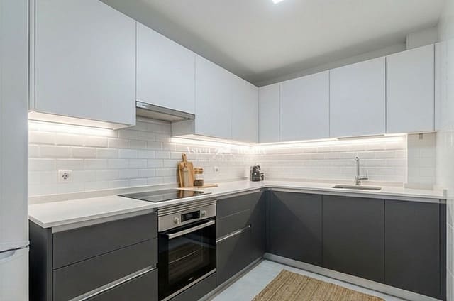 3 makuuhuone Kattohuoneisto myytävänä paikassa Los Cristianos, Arona mukana uima-altaan 
autotalli - 420 000 € (Ref: 9084591)