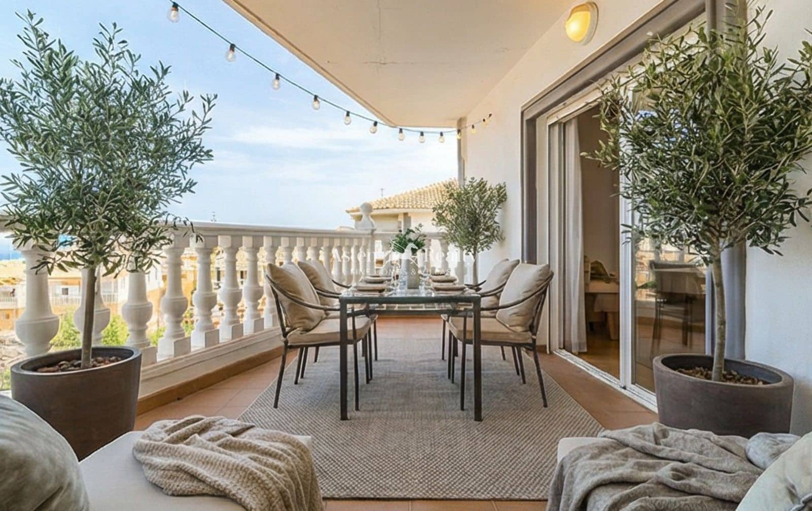 3 sypialnia Penthouse na sprzedaż w Los Cristianos z basenem garażem - 420 000 € (Ref: 9084591)