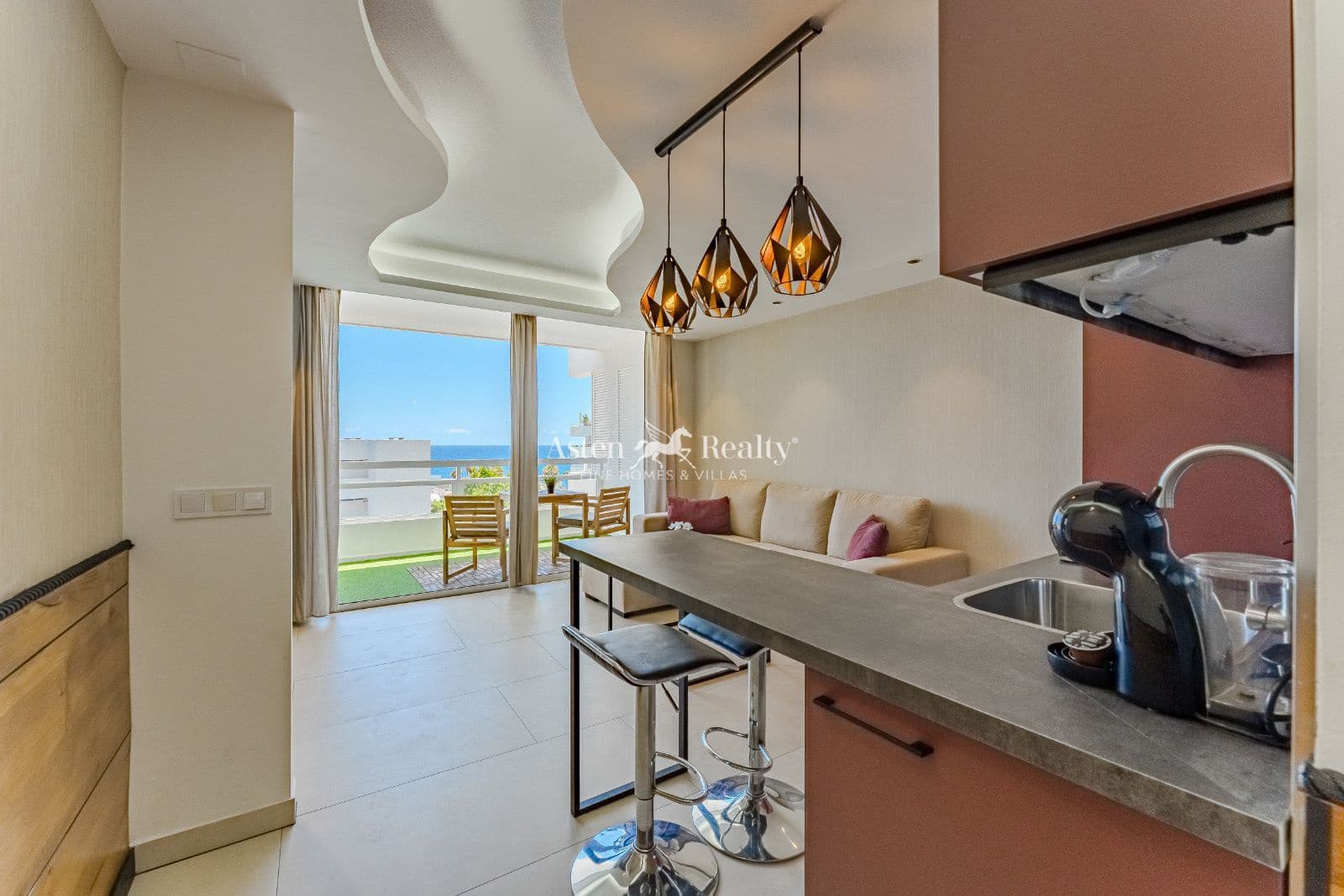 1 sovrum Lägenhet till salu i Playa de las Americas med pool - 339 000 € (Ref: 9097398)