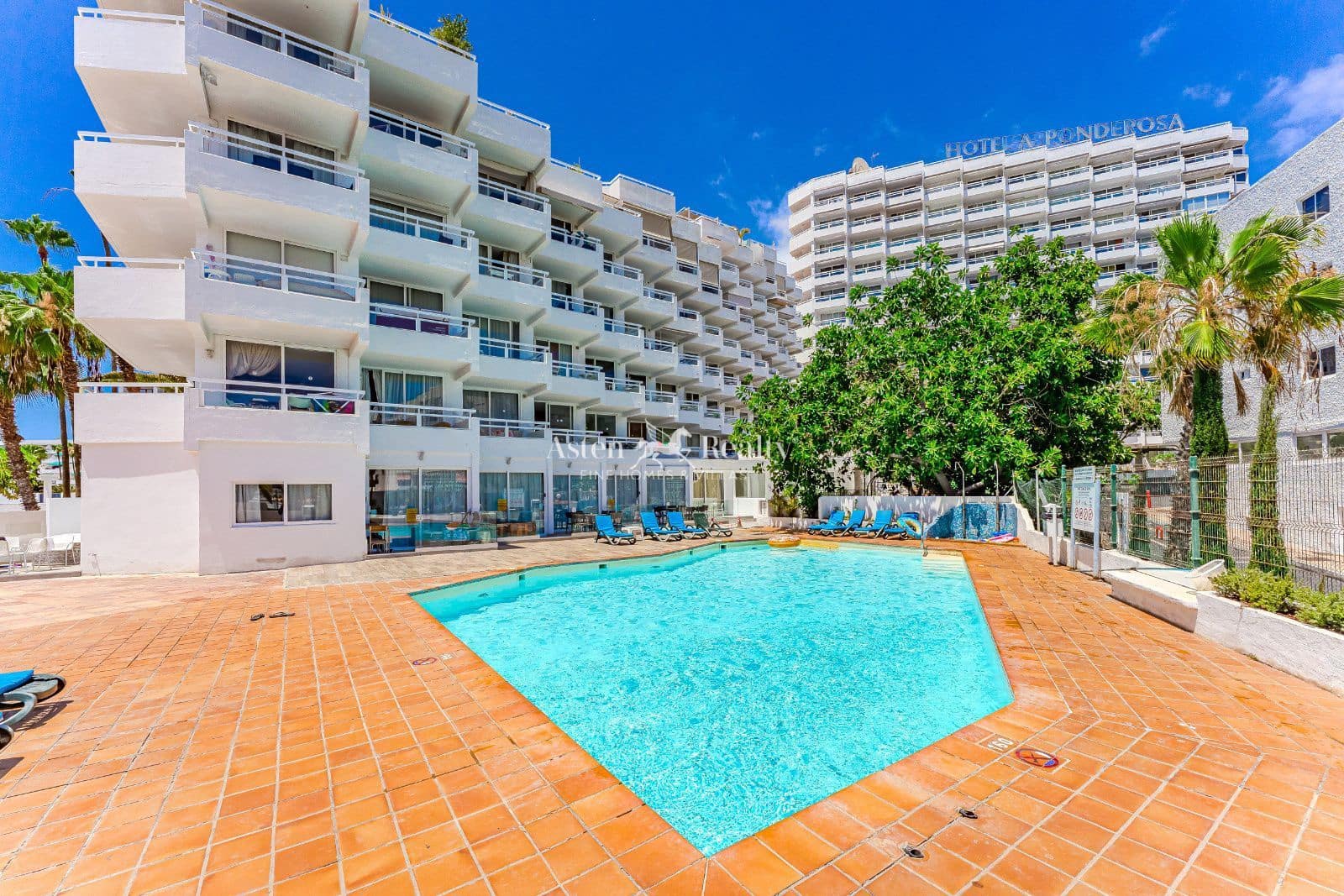 1 sovrum Lägenhet till salu i Playa de las Americas med pool - 339 000 € (Ref: 9097398)