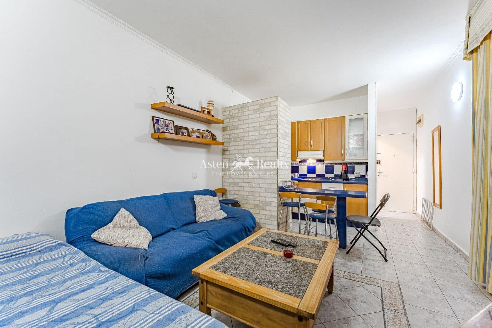 Flat for sale in Costa del Silencio with pool - € 139,000 (Ref: 9100195)