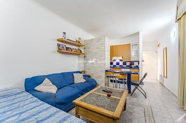 Flat te koop in Costa del Silencio, Arona met zwembad - € 139.000 (Ref: 9100195)