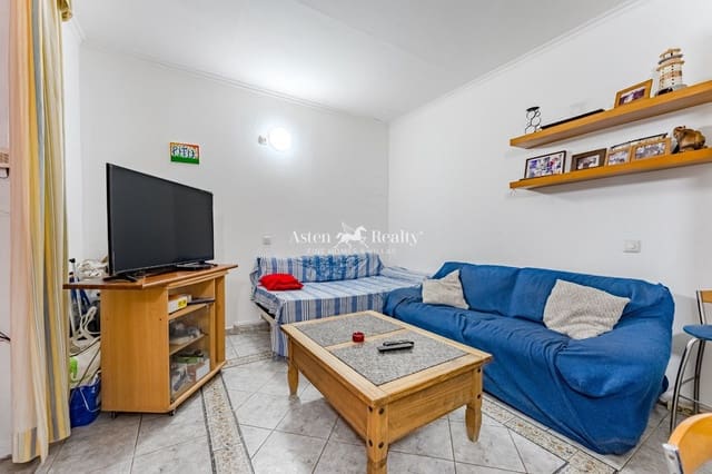 Flat te koop in Costa del Silencio, Arona met zwembad - € 139.000 (Ref: 9100195)