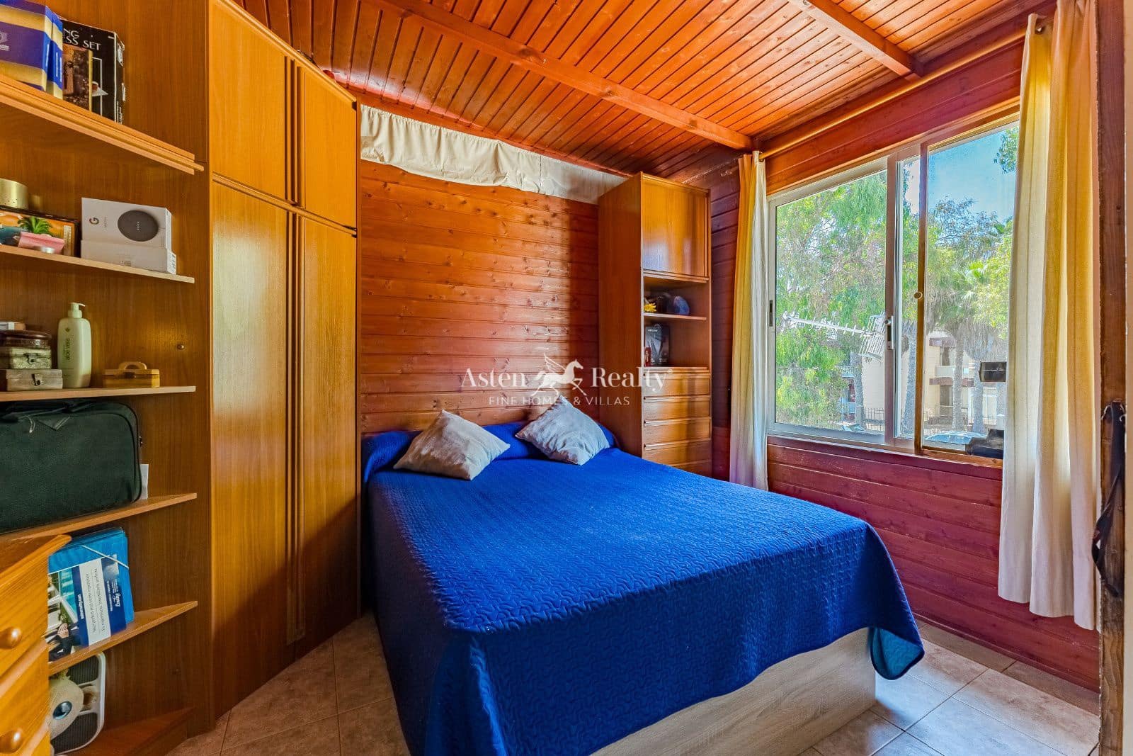 Flat for sale in Costa del Silencio with pool - € 139,000 (Ref: 9100195)