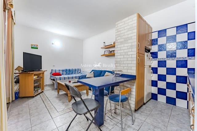 Flat te koop in Costa del Silencio, Arona met zwembad - € 139.000 (Ref: 9100195)