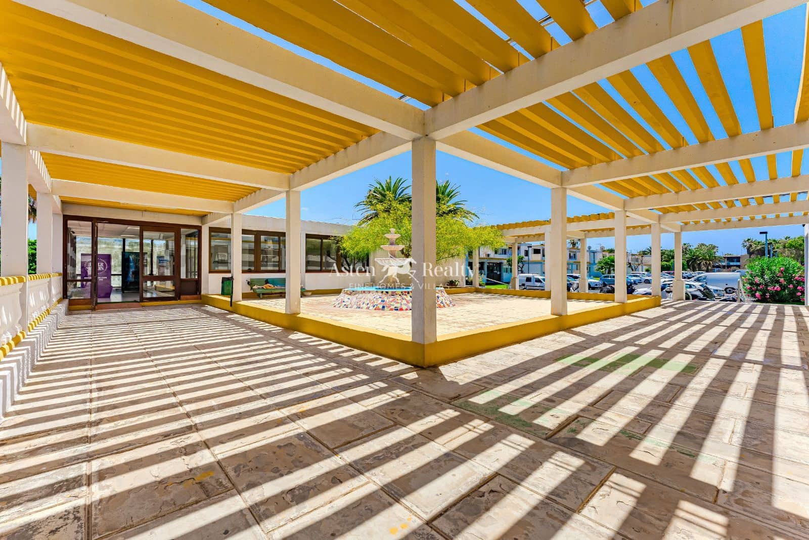 Flat for sale in Costa del Silencio with pool - € 139,000 (Ref: 9100195)