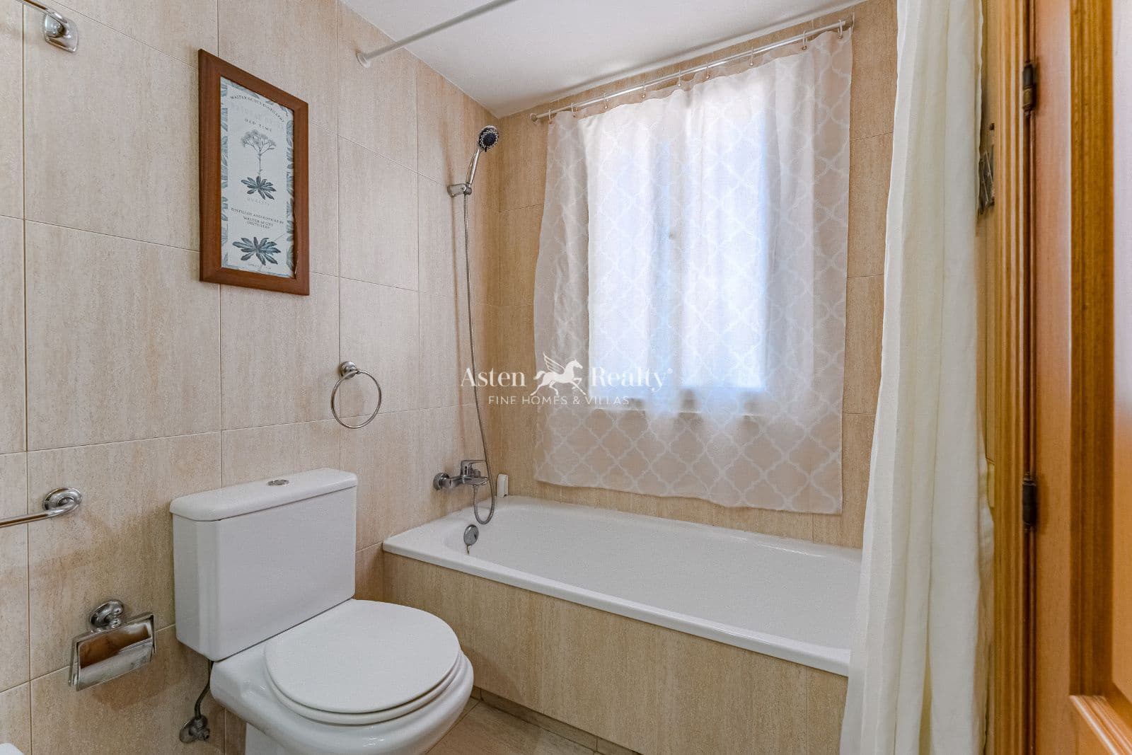 4 soveværelse Lejlighed til salg i Los Cristianos med swimmingpool garage - € 849.000 (Ref: 9101539)