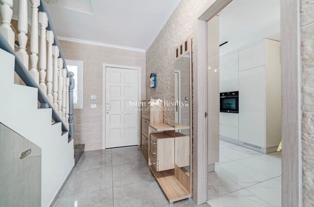 3 soveværelse Byhus til salg i Las Chafiras (San Miguel), San Miguel de Abona med swimmingpool garage - € 420.000 (Ref: 9105352)