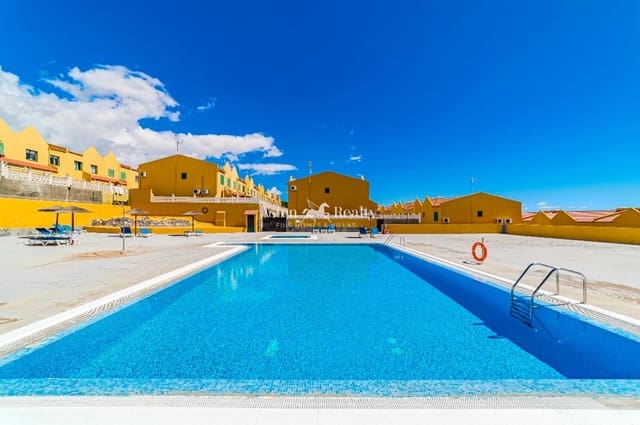 3 soveværelse Byhus til salg i Las Chafiras (San Miguel), San Miguel de Abona med swimmingpool garage - € 420.000 (Ref: 9105352)