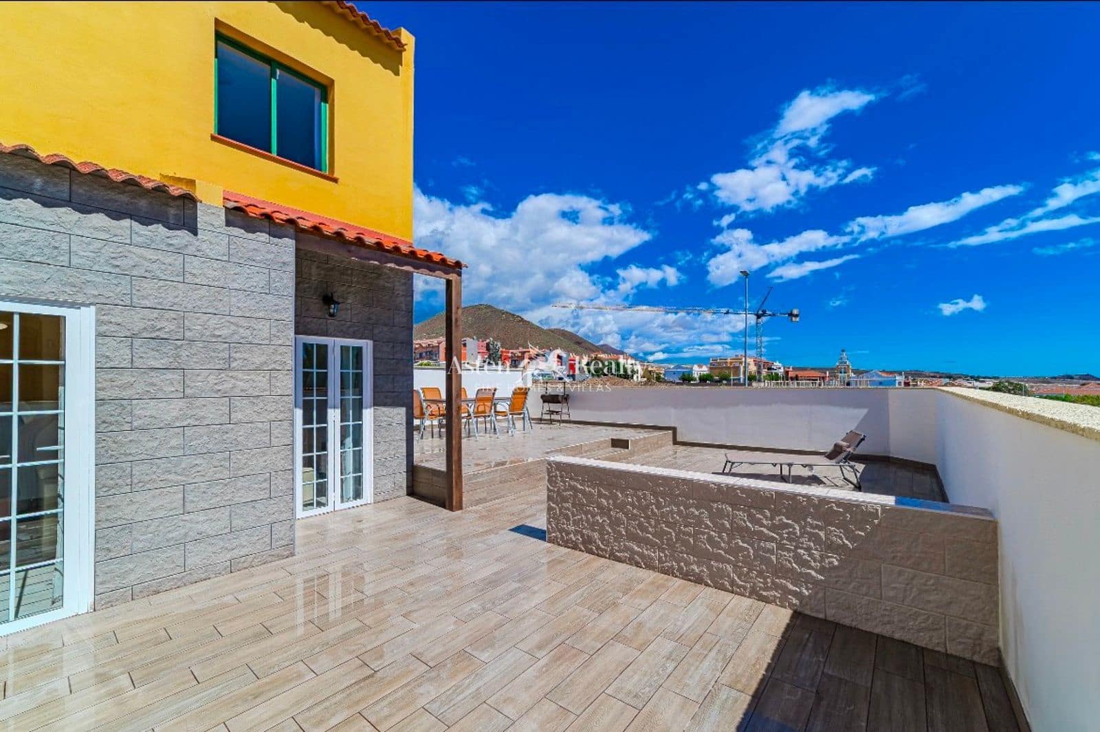 3 soveværelse Byhus til salg i Las Chafiras (San Miguel) med swimmingpool garage - € 420.000 (Ref: 9105352)