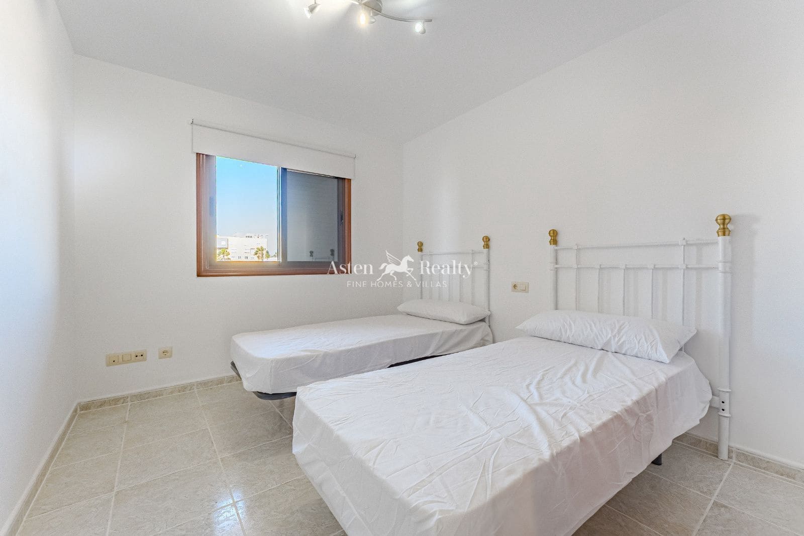 2 soveværelse Lejlighed til salg i El Medano med swimmingpool garage - € 290.000 (Ref: 9115411)