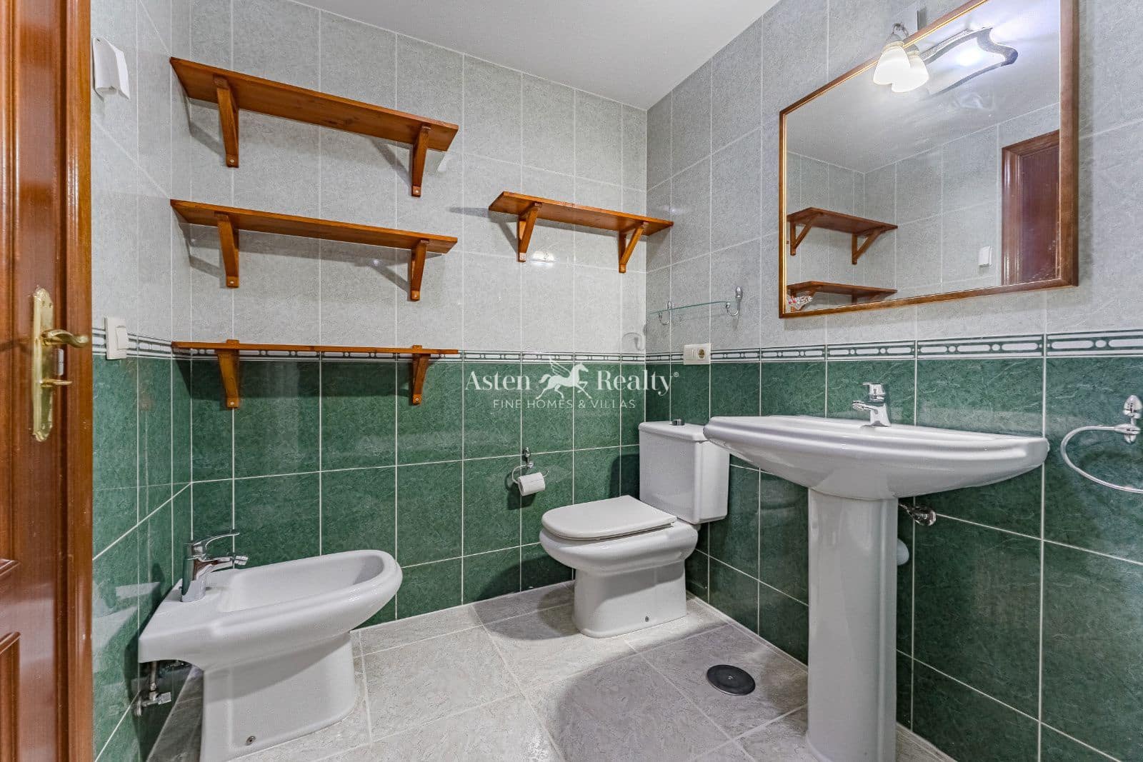 2 soveværelse Lejlighed til salg i El Medano med swimmingpool garage - € 290.000 (Ref: 9115411)