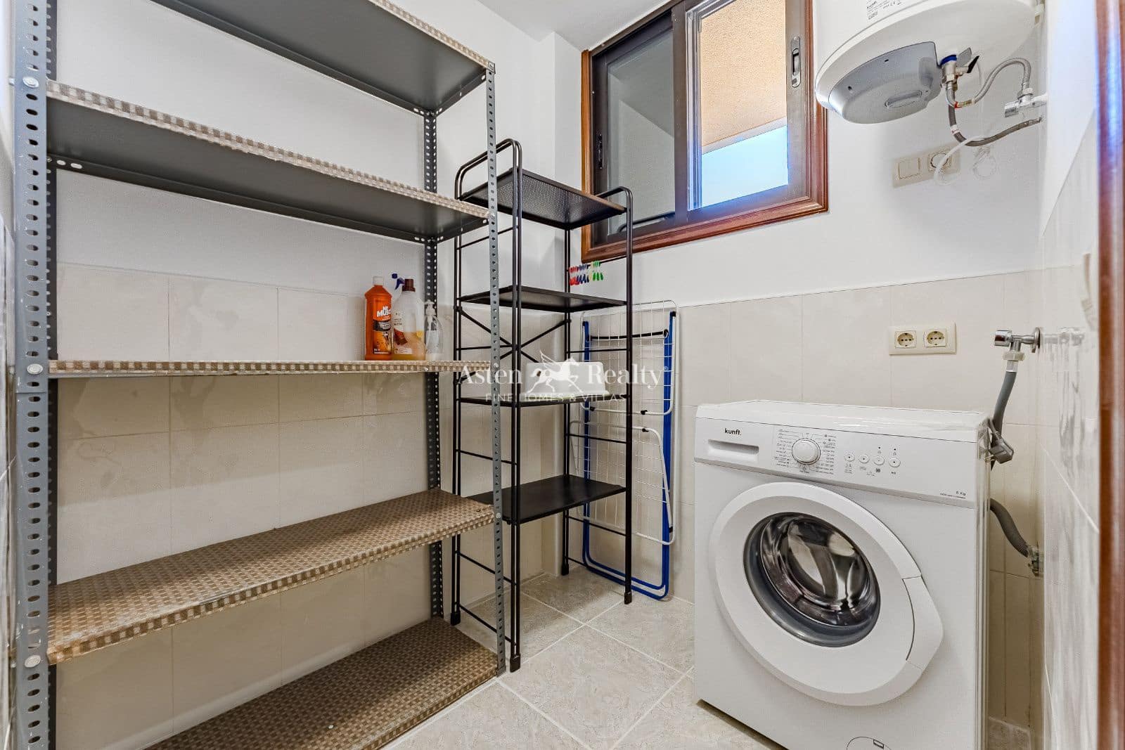 2 soveværelse Lejlighed til salg i El Medano med swimmingpool garage - € 290.000 (Ref: 9115411)