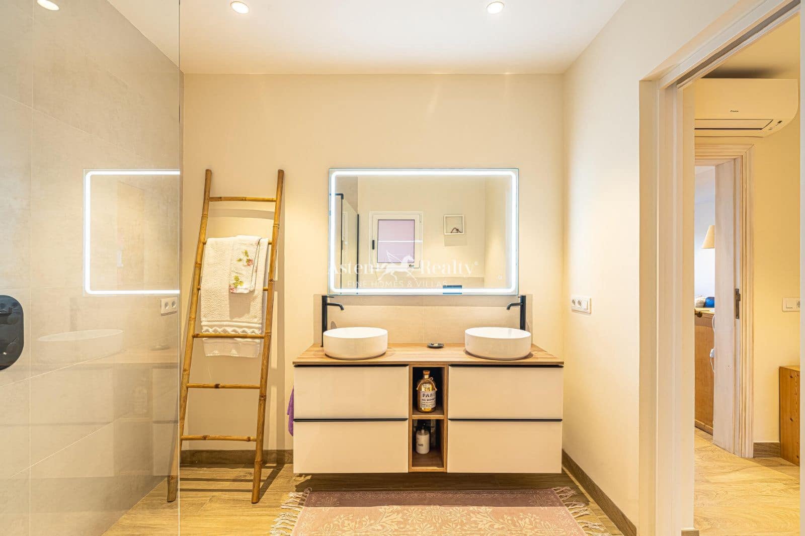 7 soveværelse Villa til salg i Los Gigantes med swimmingpool - € 1.790.000 (Ref: 9117516)