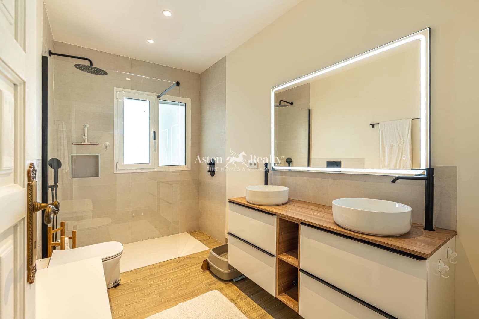 7 soveværelse Villa til salg i Los Gigantes med swimmingpool - € 1.790.000 (Ref: 9117516)