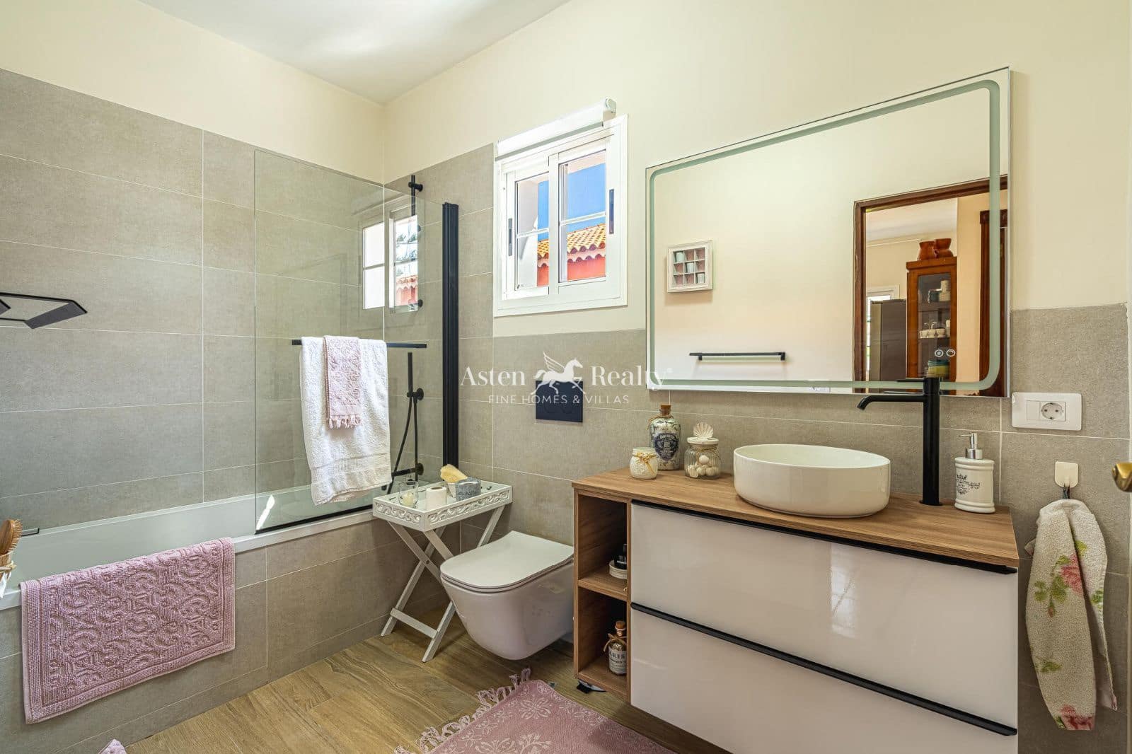 7 soveværelse Villa til salg i Los Gigantes med swimmingpool - € 1.790.000 (Ref: 9117516)