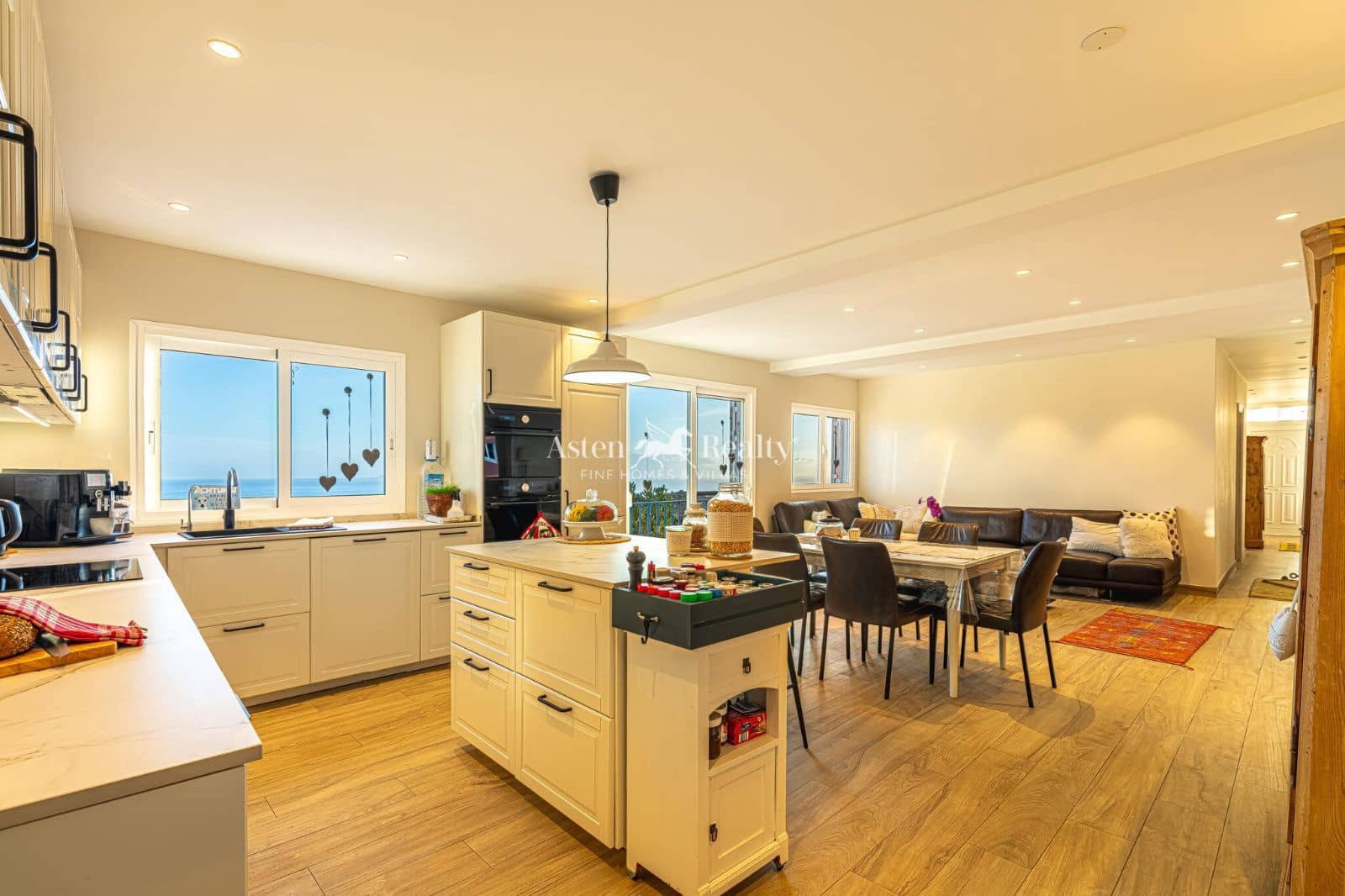 7 soveværelse Villa til salg i Los Gigantes med swimmingpool - € 1.790.000 (Ref: 9117516)