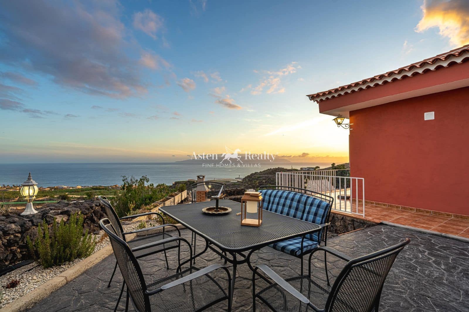 7 soveværelse Villa til salg i Los Gigantes med swimmingpool - € 1.790.000 (Ref: 9117516)