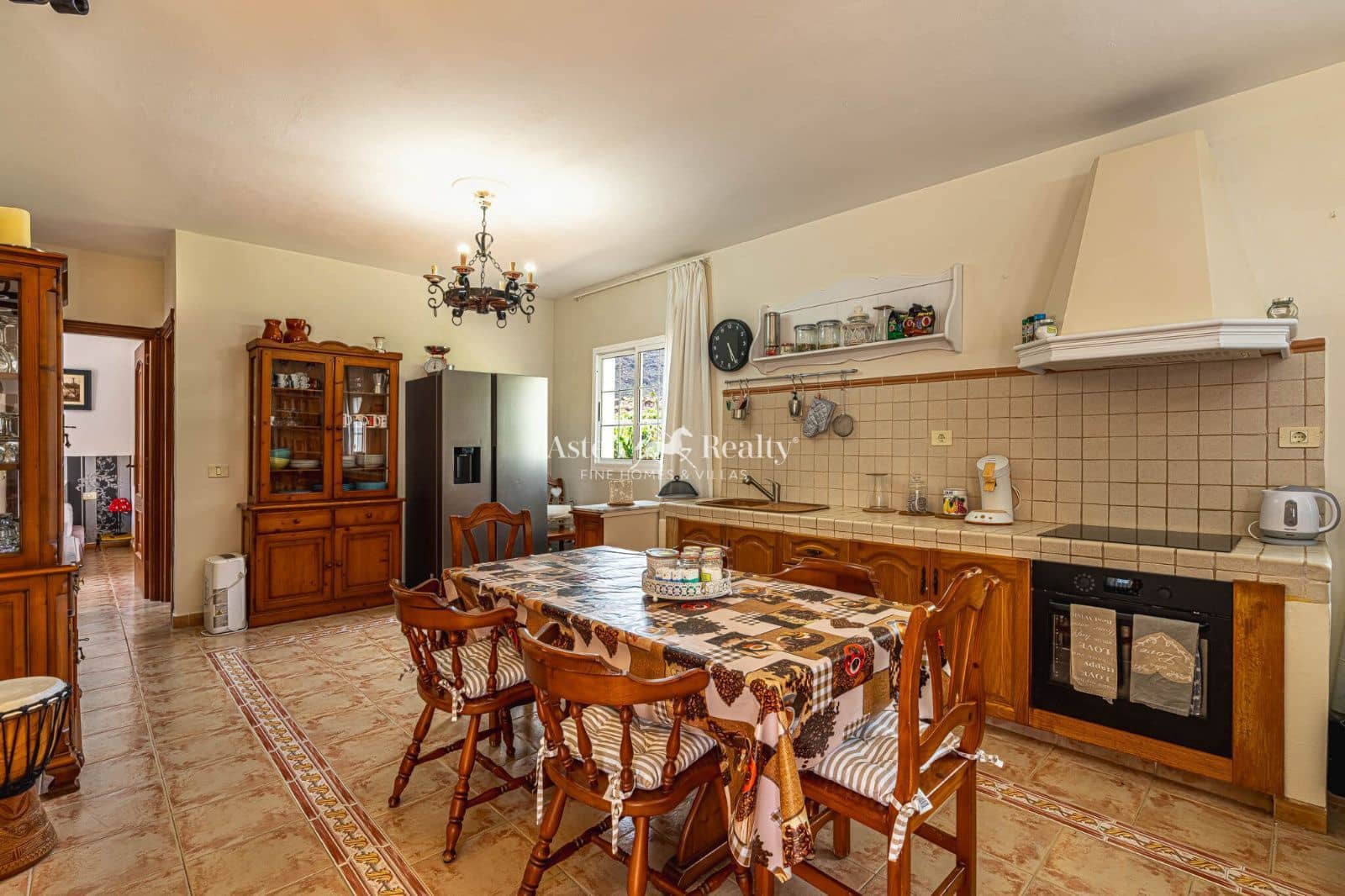 7 soveværelse Villa til salg i Los Gigantes med swimmingpool - € 1.790.000 (Ref: 9117516)