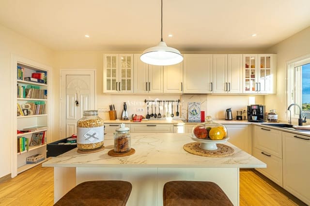 7 slaapkamer Villa te koop in Los Gigantes, Santiago del Teide met zwembad - € 1.790.000 (Ref: 9117516)