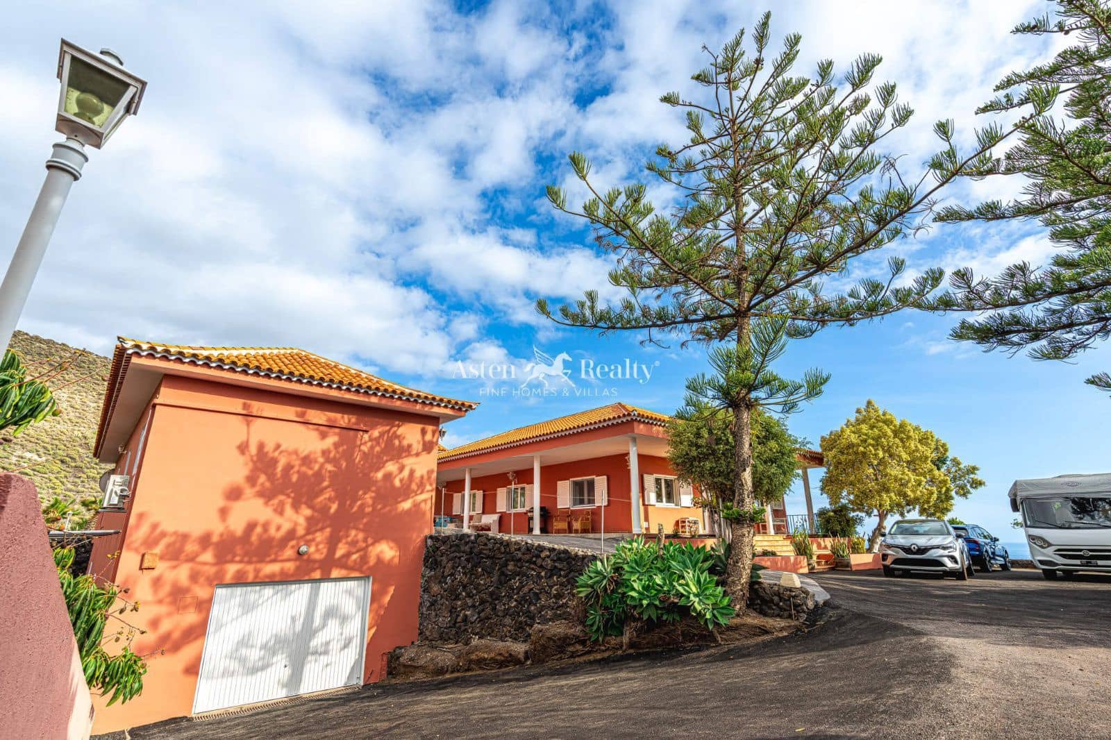 7 soveværelse Villa til salg i Los Gigantes med swimmingpool - € 1.790.000 (Ref: 9117516)