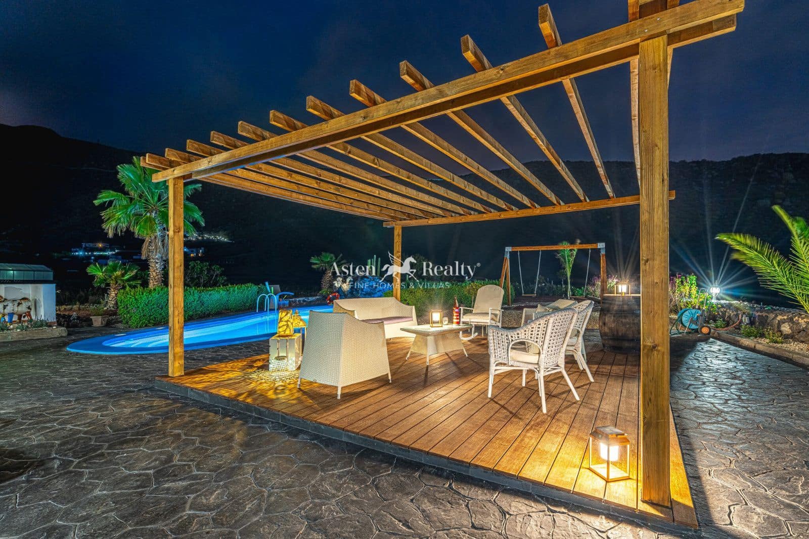 7 soveværelse Villa til salg i Los Gigantes med swimmingpool - € 1.790.000 (Ref: 9117516)