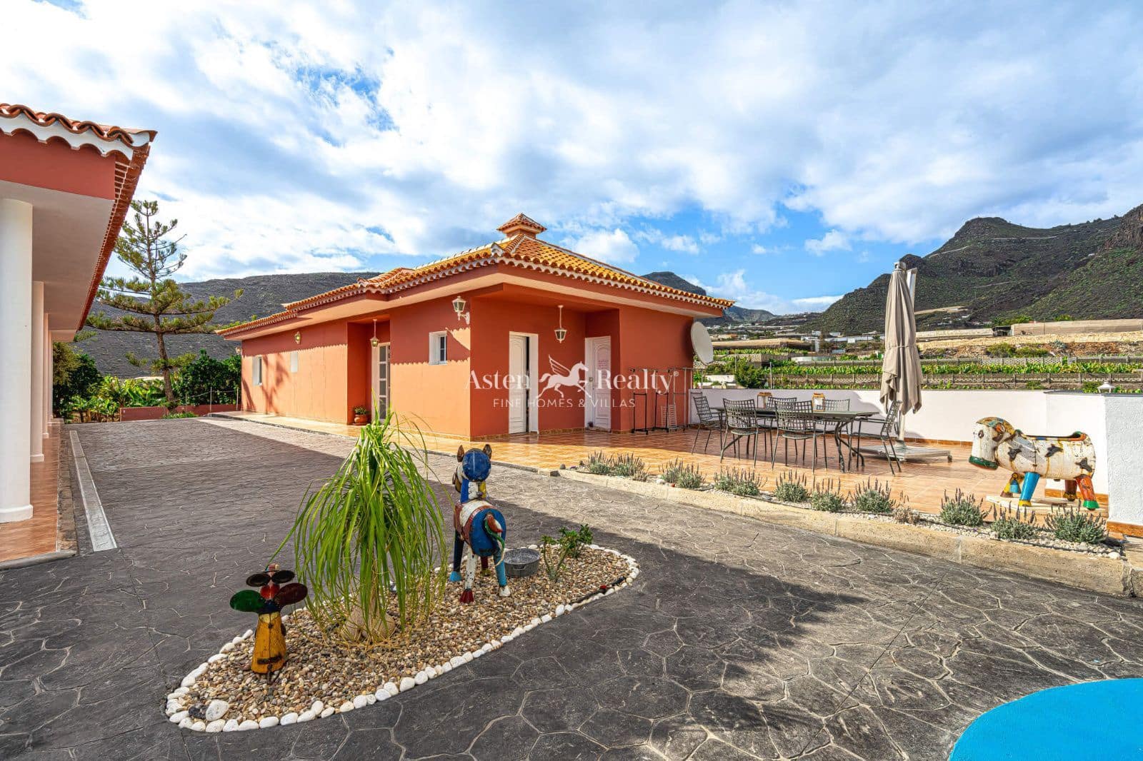 7 soveværelse Villa til salg i Los Gigantes med swimmingpool - € 1.790.000 (Ref: 9117516)