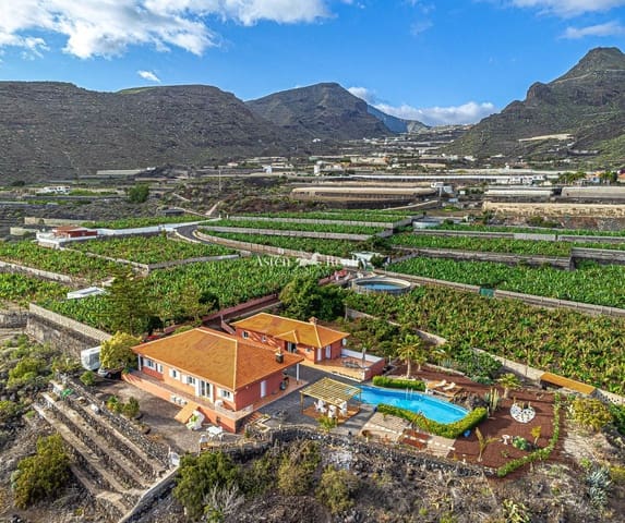 7 soveværelse Villa til salg i Los Gigantes, Santiago del Teide med swimmingpool - € 2.490.000 (Ref: 9117516)