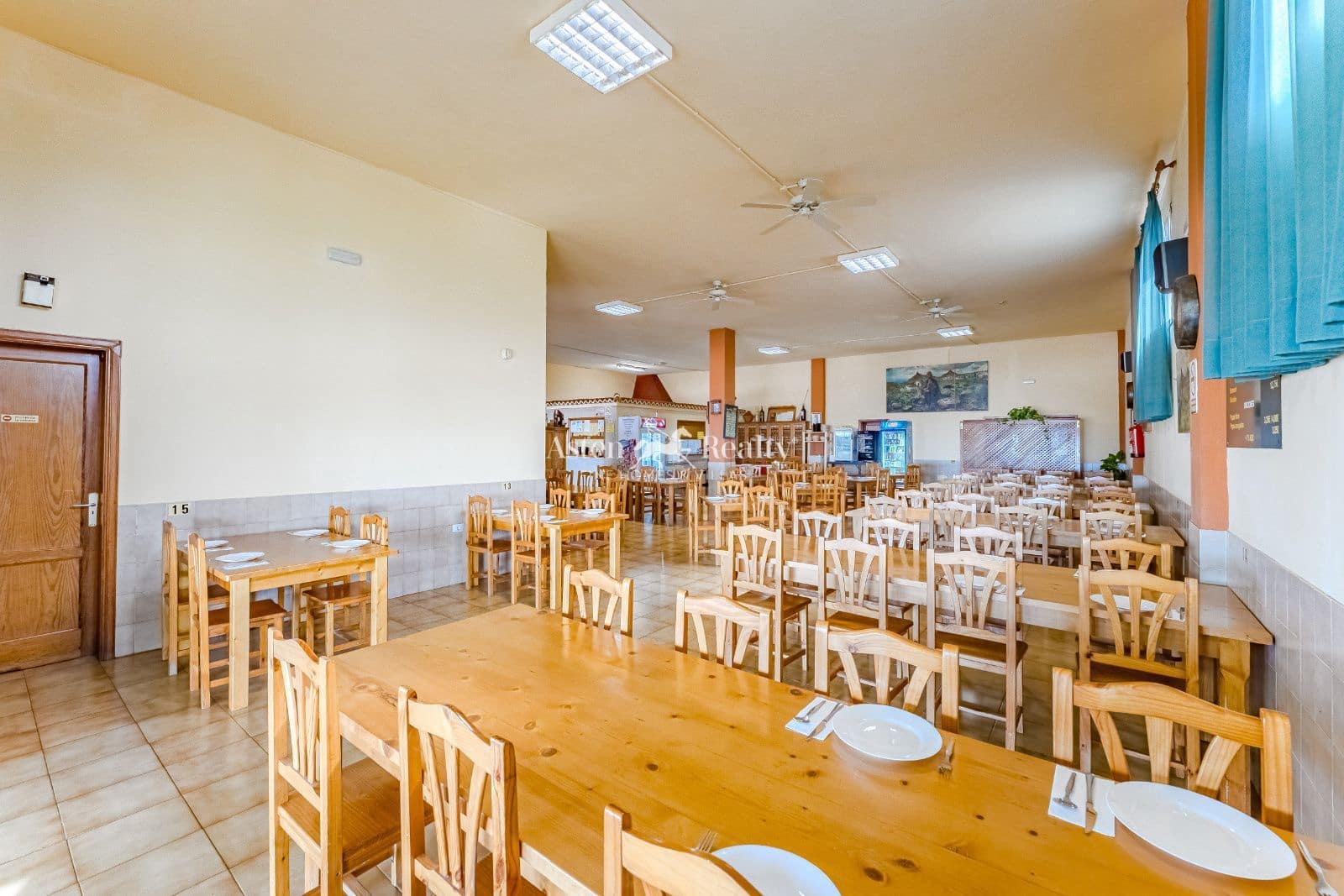 Business for sale in Vilaflor with garage - € 550,000 (Ref: 9123572)